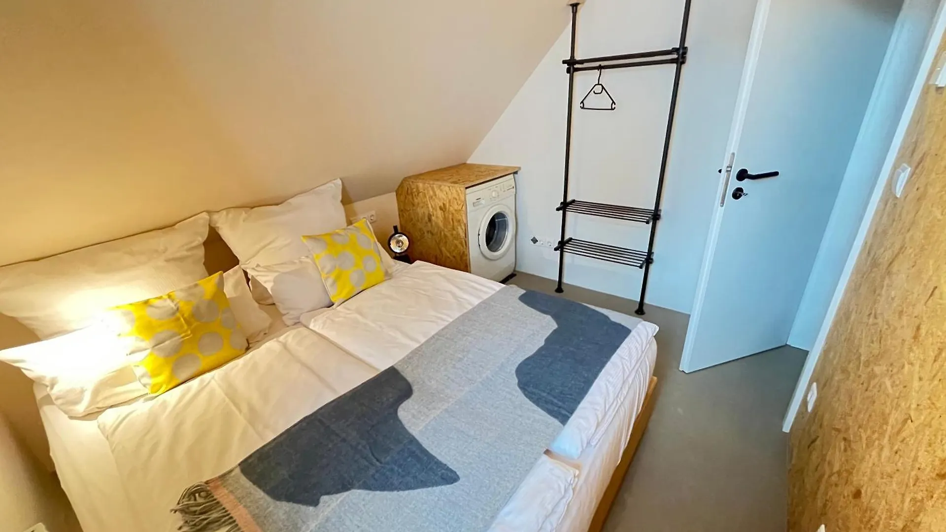 New, Modern & Cozy Apartment - Near Airport Ber #Links Berlin